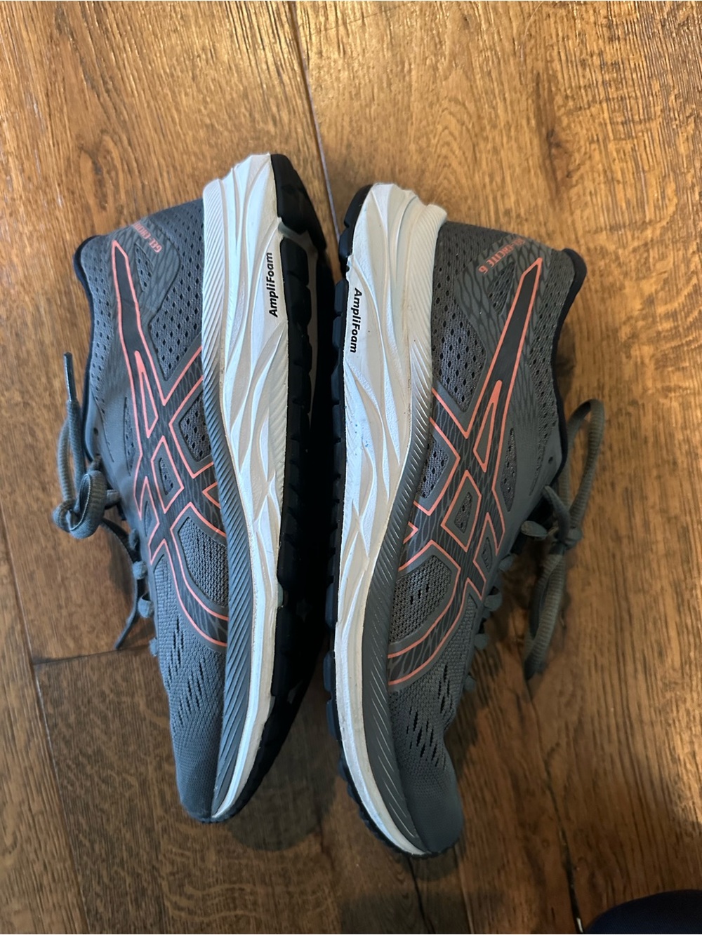 ASICS - Picture 4 of 14